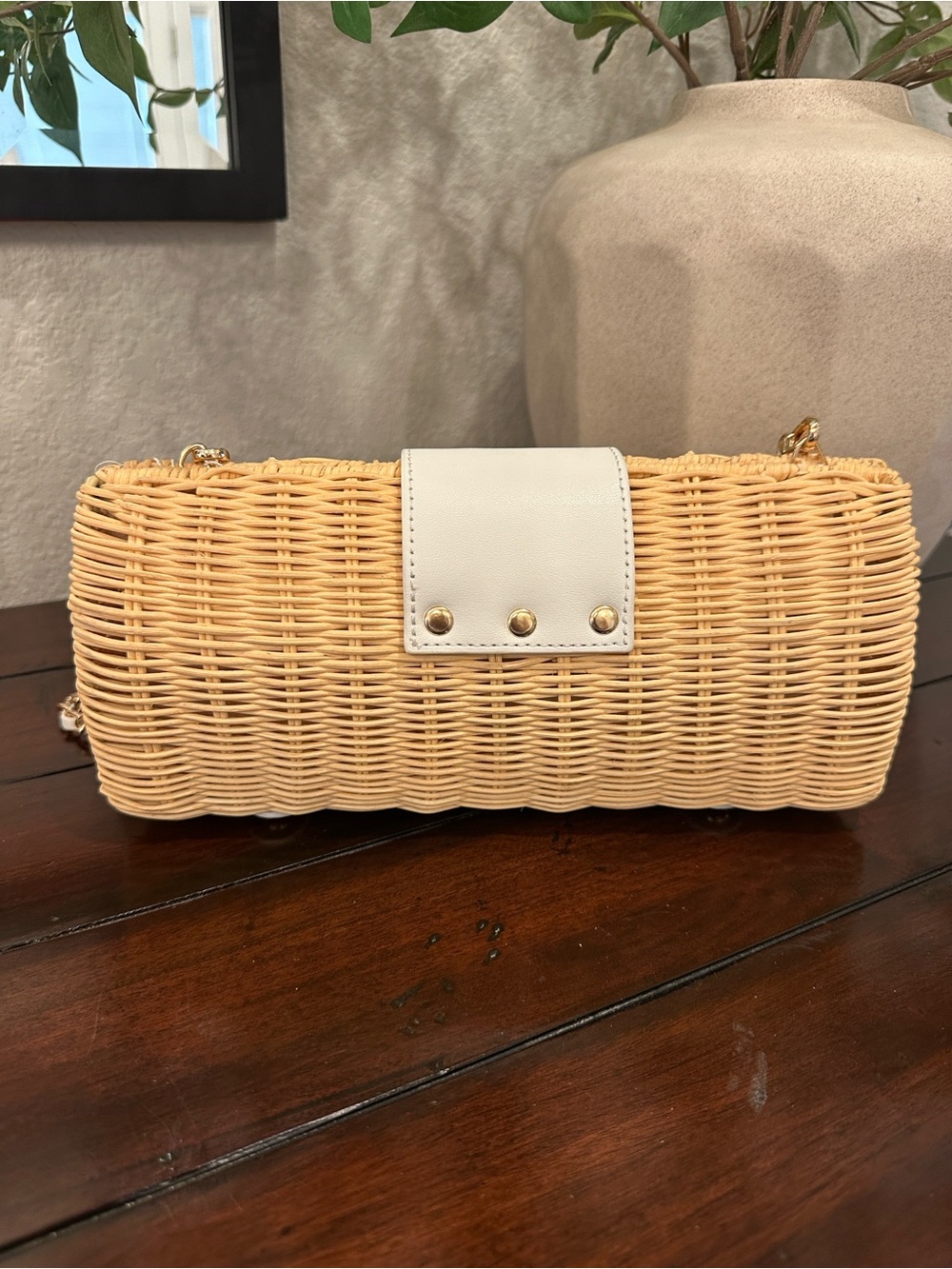 Tommy Bahama Cream Trim Natural Wicker Crossbody with Gold Chain - Picture 5 of 10